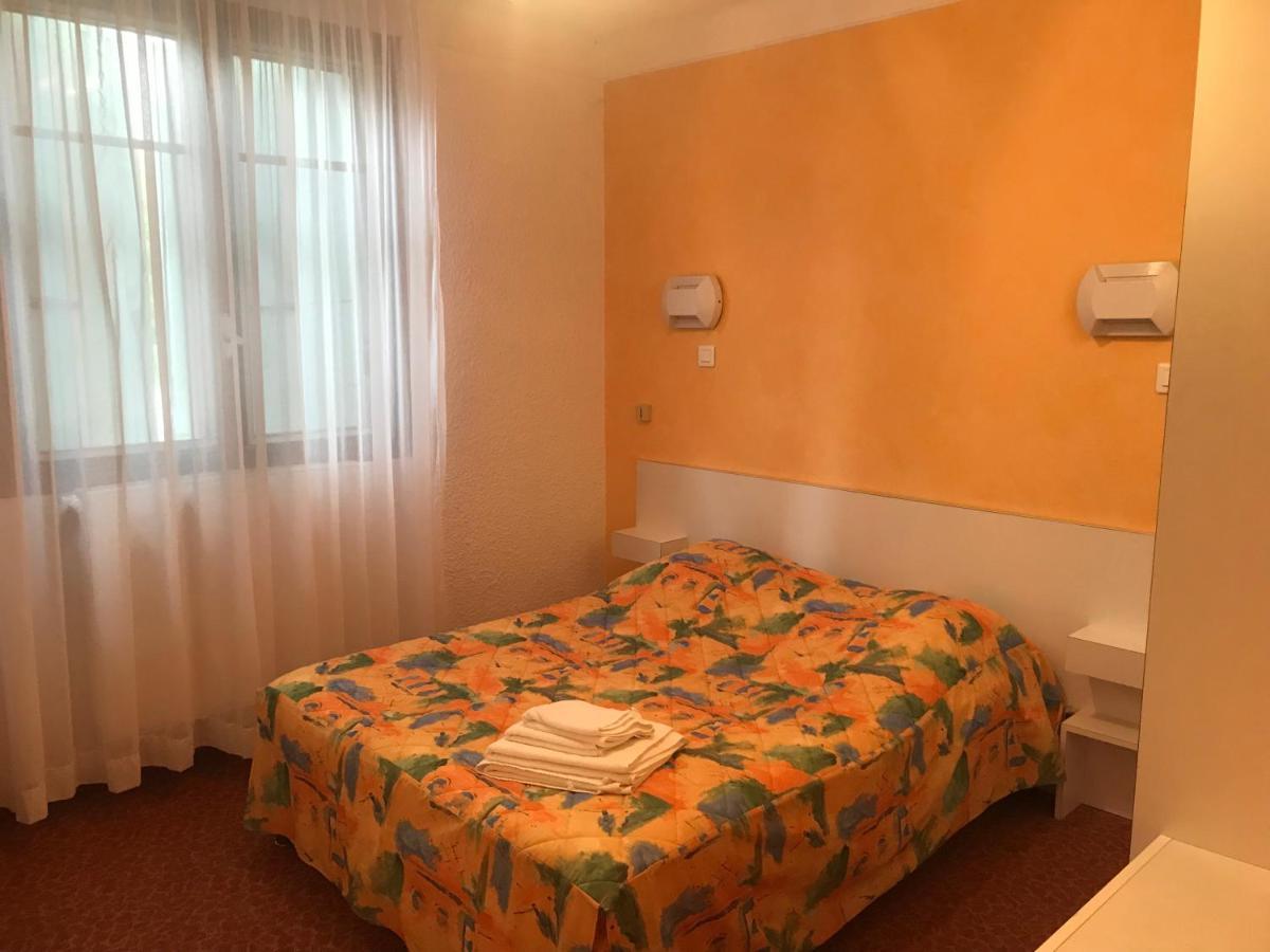 Hotel Les Chenes シストロン エクステリア 写真